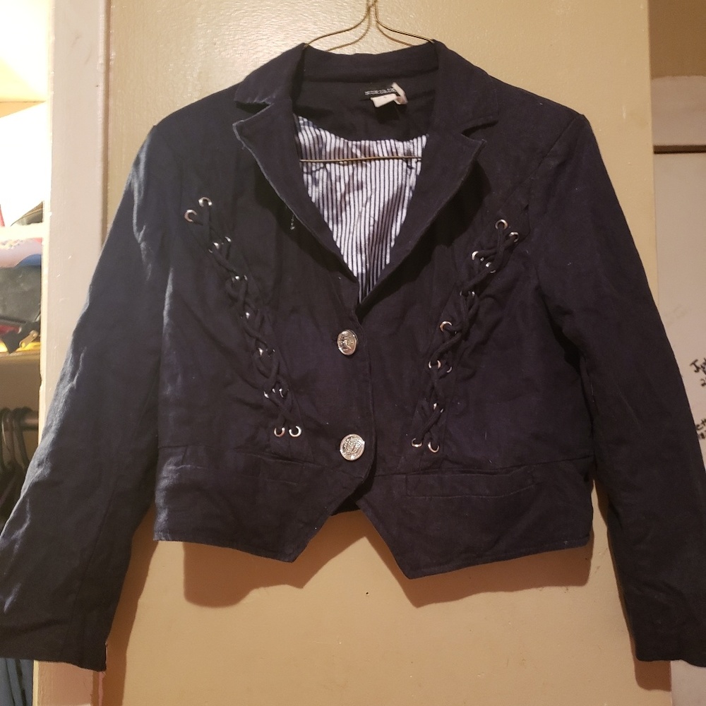 NikiBiki crop jacket
